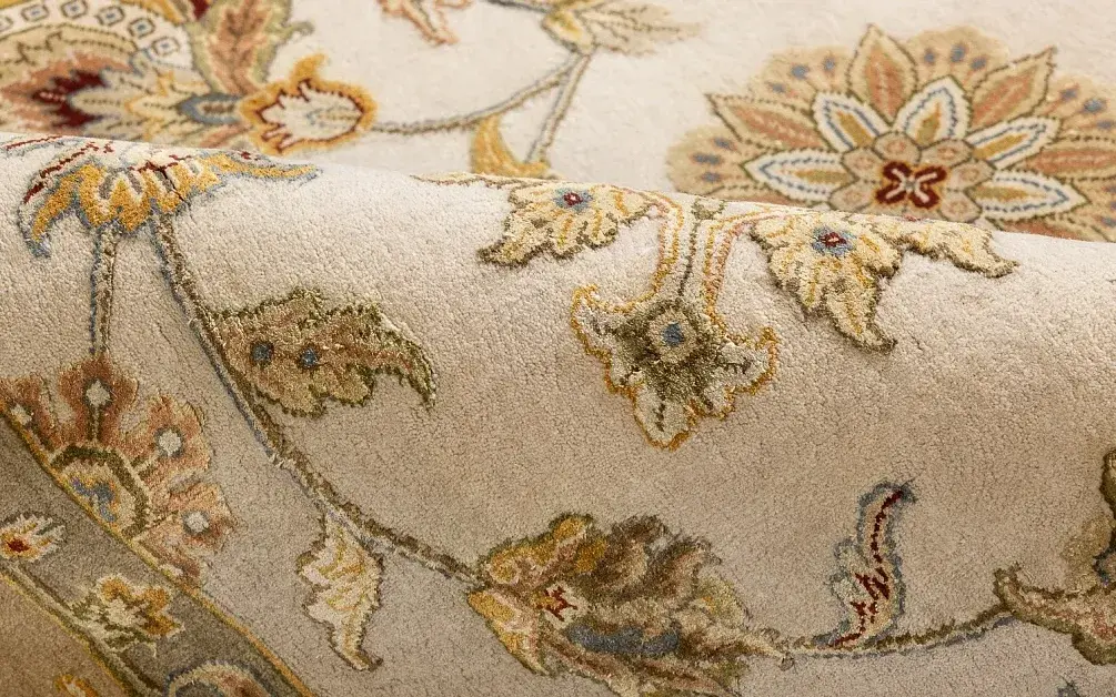 Ковер из шерсти и шёлка